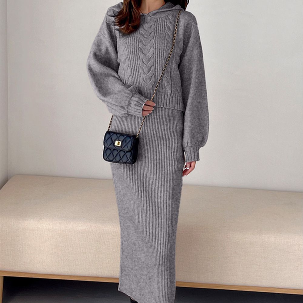 麻花辮針織上衣+羅紋合身長裙套裝-暖灰