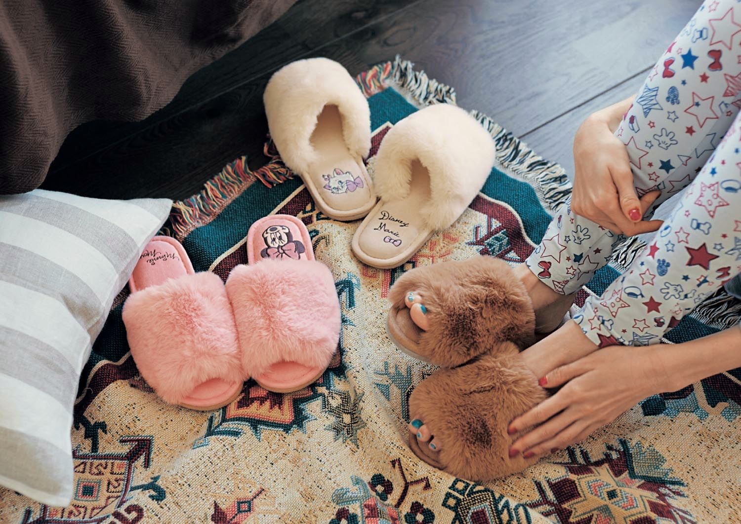 日本千趣會 - 迪士尼室內拖鞋(奢華毛絨款)-瑪麗貓-米 (23-25cm)