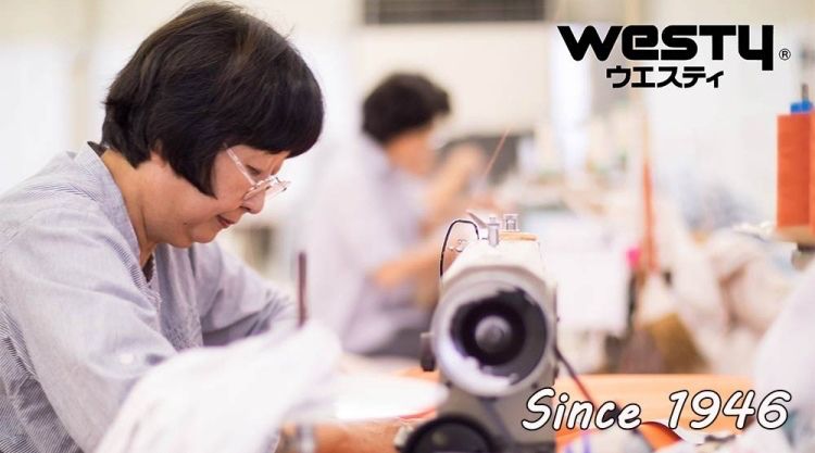 日本西村 Westy - 波卡圓舞曲-加大Queen Size雙人被套床包4件組-藍-加大Queen Size雙人款4件組-藍 (190x210cm, 45x75cm, 180x186x30cm)-雙人被套x1 + 枕頭套x2, 素色加大Queen Size雙人床包x1