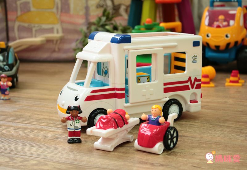 比耐摔更耐摔的玩具車【英國 WOW】救護車、警車、挖土機