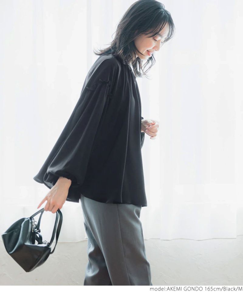 日本 COCA - 慵懶垂墜風圓領澎袖雪紡襯衫-黑