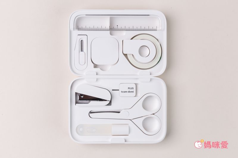 【日本 PLUS】二合一個資保護章Ｘ開箱刀