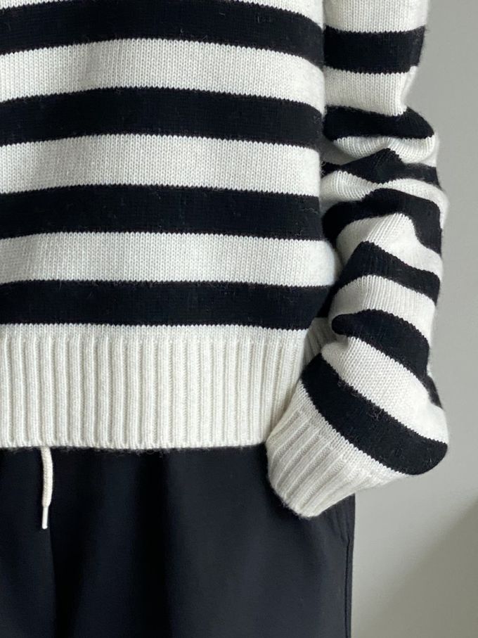 韓國女裝連線 - 精選美麗諾羊毛翻領上衣-米白底X黑條紋 (FREE)