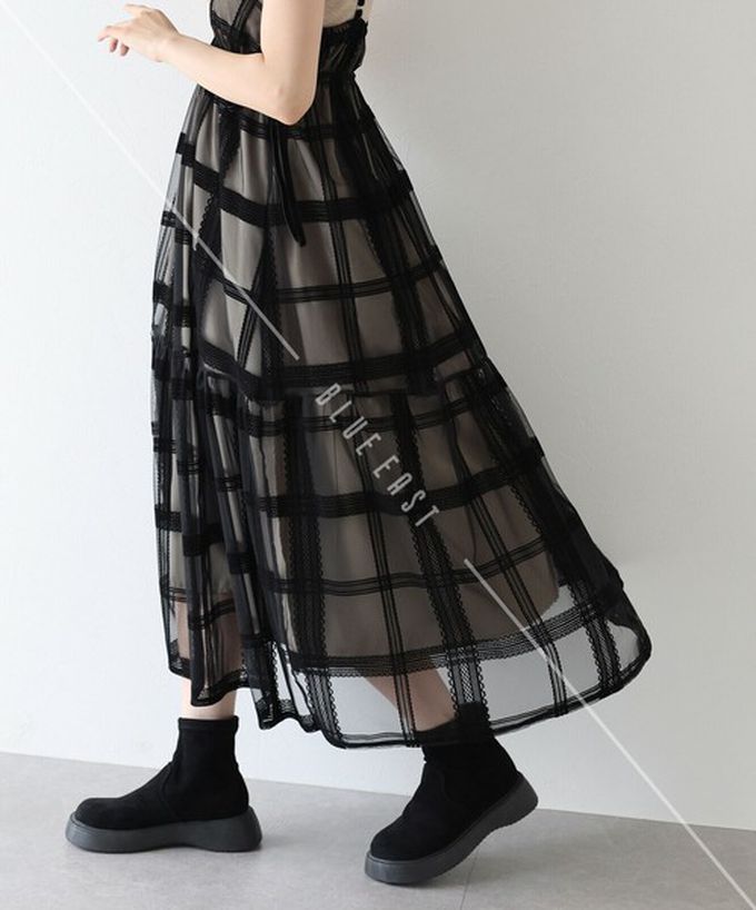 日本 BLUE EAST - 甜美植絨大格紋吊帶背心洋裝-卡其