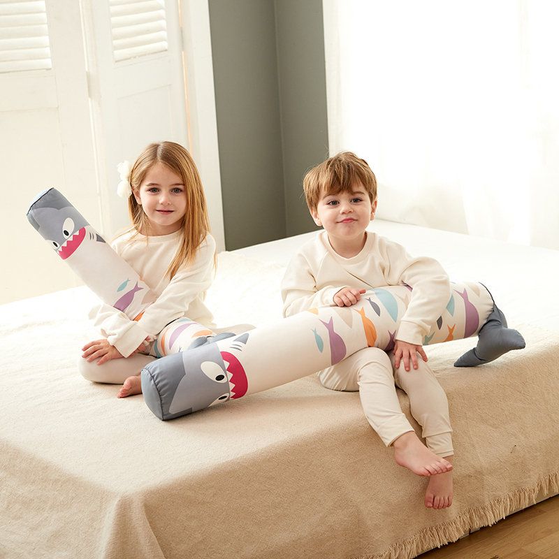 正韓Hello HiZoo - 純手工製多功能防蟎抗菌兒童長條抱枕/靠枕/睡眠輔助枕/側睡抱枕(小款)-天王鯊