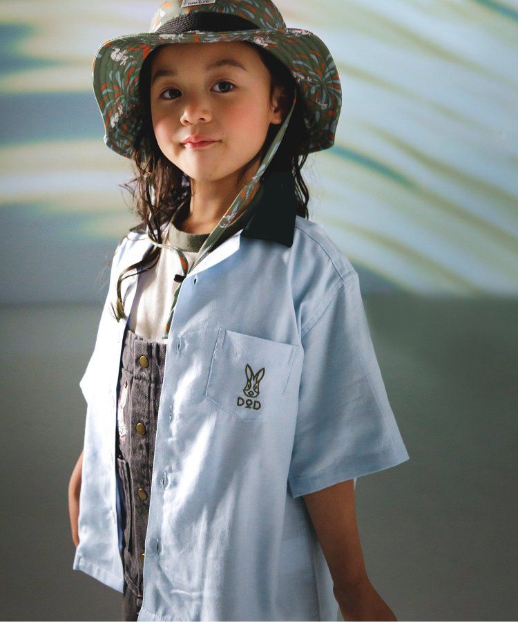 日本 BREEZE - 聯名款 露營風刺繡印花短袖襯衫-軍綠