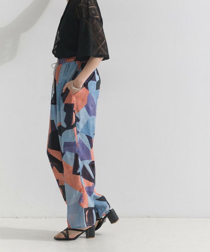 日本 le colis - [人氣款]個性派印花輕盈寬褲-葉片-墨綠x棕