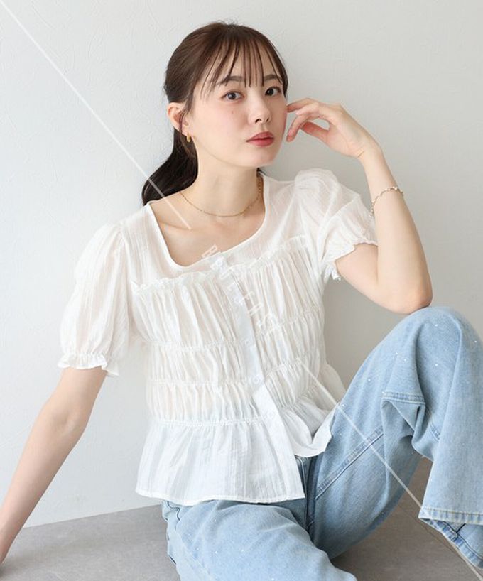 日本 BLUE EAST - 顯瘦皺摺荷葉泡泡短袖上衣-白