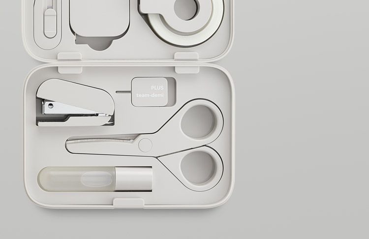 日本文具代購 - 【PLUS】team-demi磁吸式美勞工具組/文具組-深夜藍 (12.4x8.5x3.5cm)