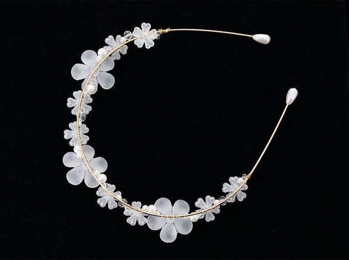 日本 Catherine Cottage - 磨砂優雅花圈造型髮箍-透光白