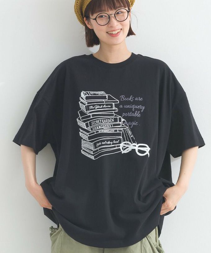 日本 Lupilien - 16OE天竺棉 氣質書籍印花寬鬆短袖上衣-黑