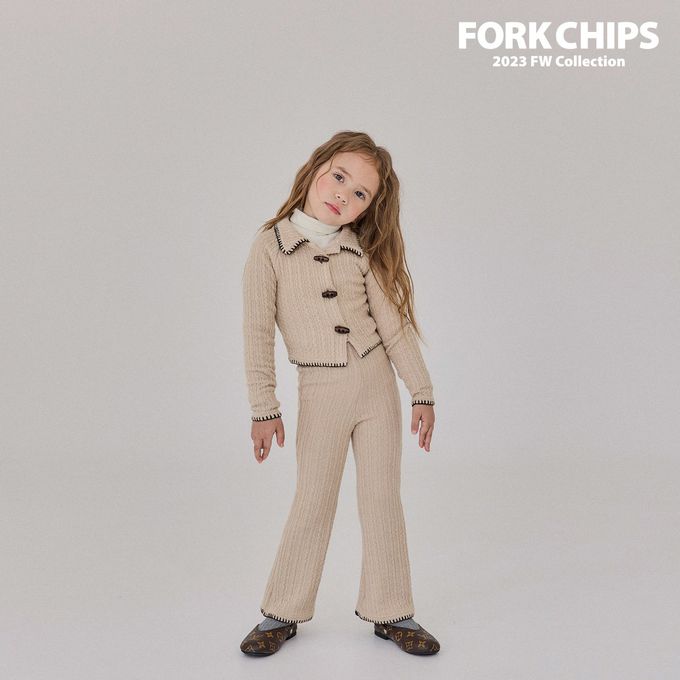 韓國 FORK CHIPS - 編織感牛角釦針織外套-卡其