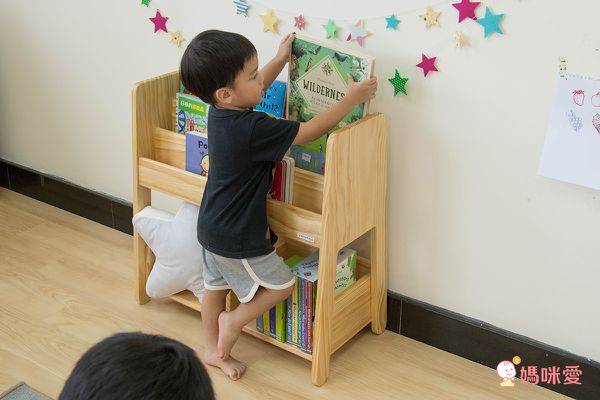 日本Yamatoya ◆ 小小畢卡索系列 幼兒書桌椅組！在家也要蒙特梭利❤