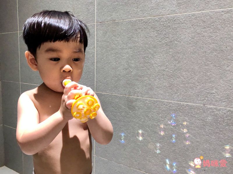 韓國 BUBBLOOO - 小號角長頸鹿吹泡泡神器-套組-主機+118ml補充液