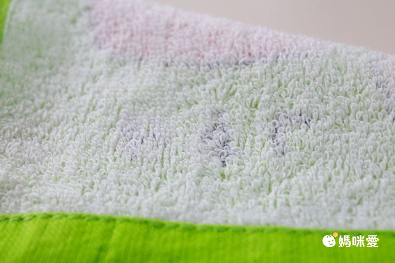 日本 OKUTANI - 童趣插畫小方巾/手帕-鯨魚先生-藍 (20x20cm)