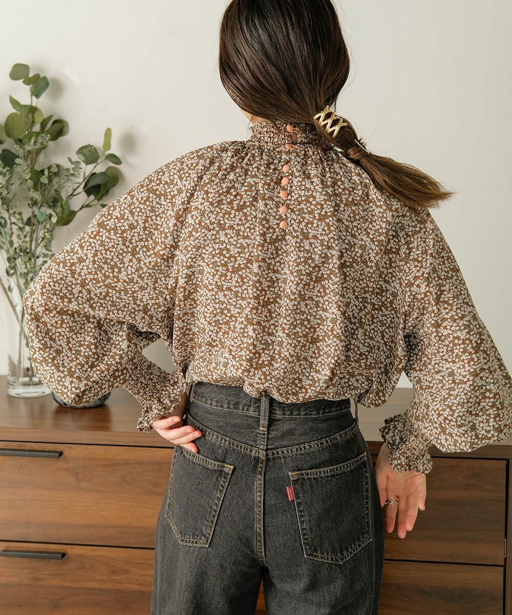 日本 Bab - 歐風碎花澎澎袖上衣-深可可