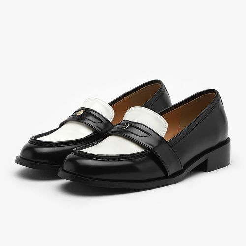 品牌金飾點綴矮跟樂福鞋-白X黑