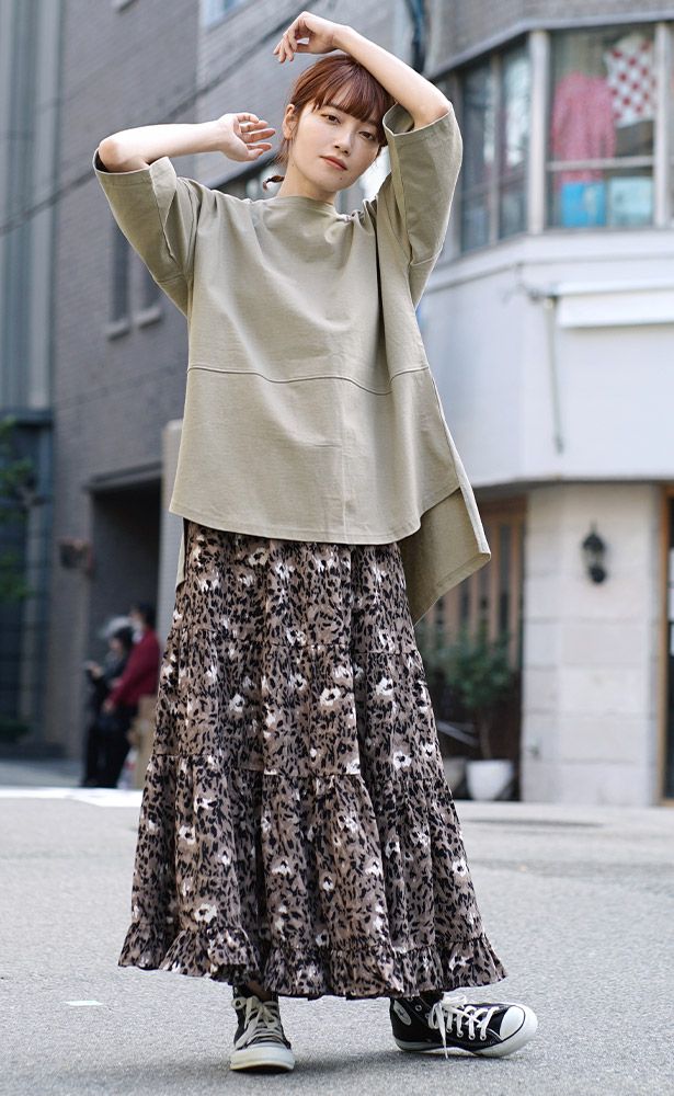 日本 zootie - 抗透汗 前短後長後開衩設計五分袖上衣-深咖啡