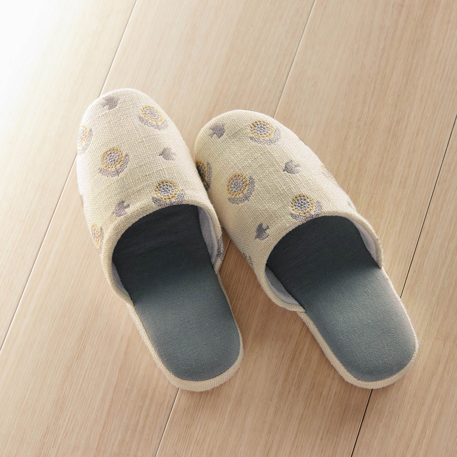 日本千趣會 - 北歐風 棉麻刺繡舒適室內拖-花朵-米