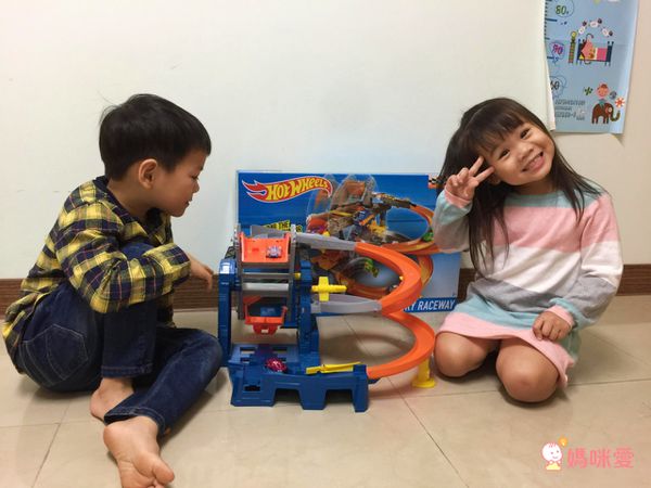 【美國 Hot Wheels 風火輪】❤ 獨家 $199 送攜帶收納盒 ❤ 買越多、送越多！