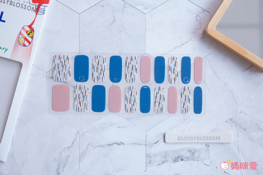 韓國 Glossy Blossom - 美甲貼-藍粉水鑽-一張20貼+美甲貼磨甲棒