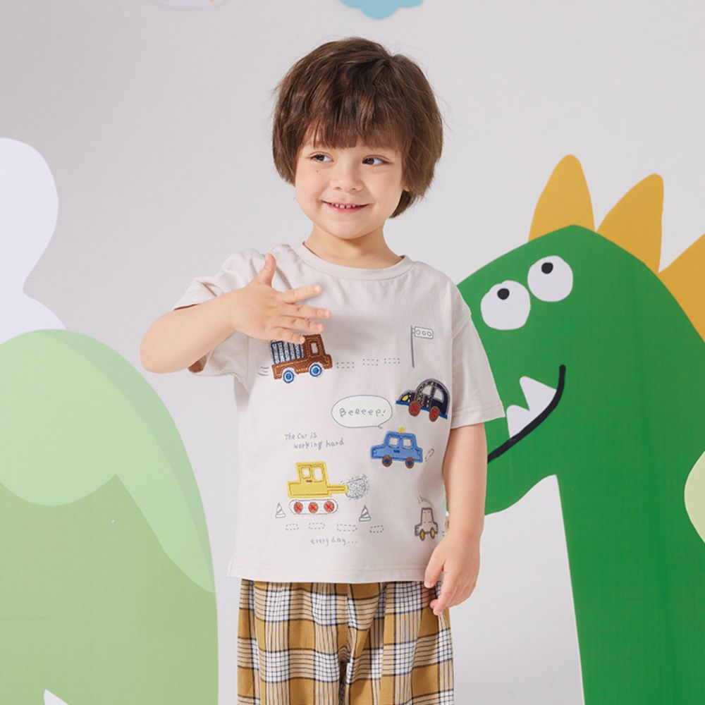 純棉圓領短袖上衣-小小汽車-杏色