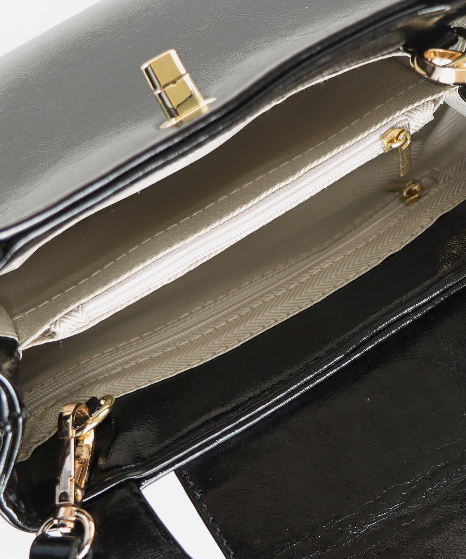 日本 BLUE EAST - 2WAY愛心金釦皮革肩背包-黑