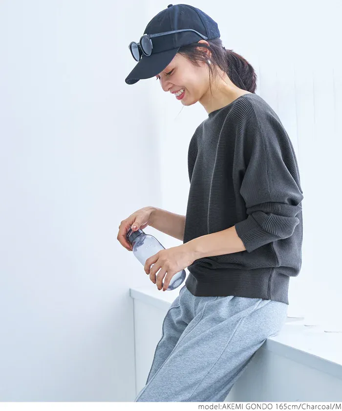 日本 COCA - 顯瘦船型領薄針織上衣-米