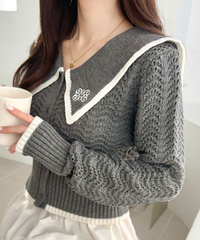 日本 Classical Elf - mily bilet 復古氣質領洞洞針織上衣-黑