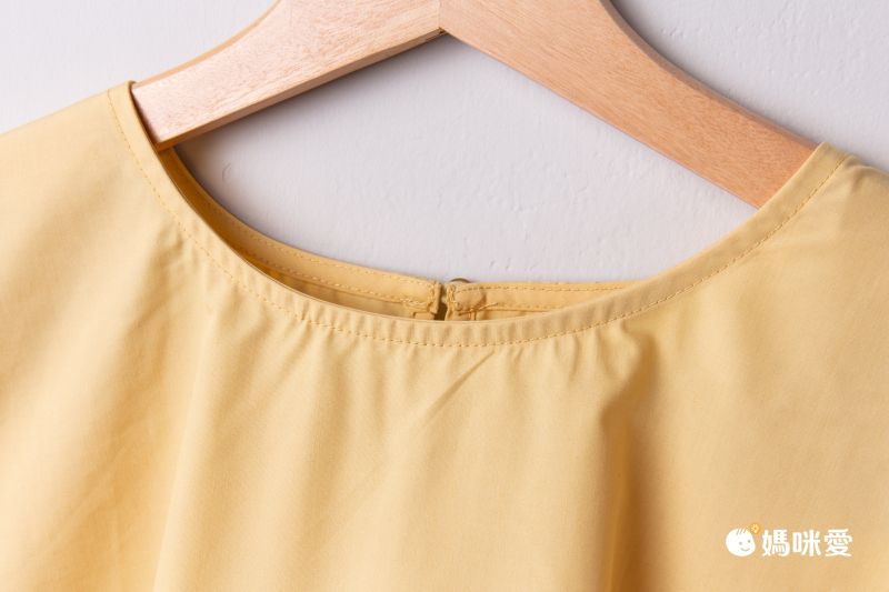 日本 Pierrot - 嫘縈混薄針織短袖上衣-灰x白