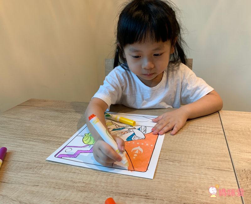 魔法顯色筆【Crayola 繪兒樂】神彩著色套組/著色本