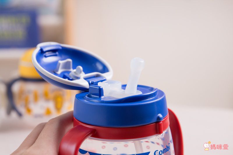 日本 Combi - LakuMug樂可杯第1階段啜飲杯-水杯-簡單生活 (4個月以上)-240ml