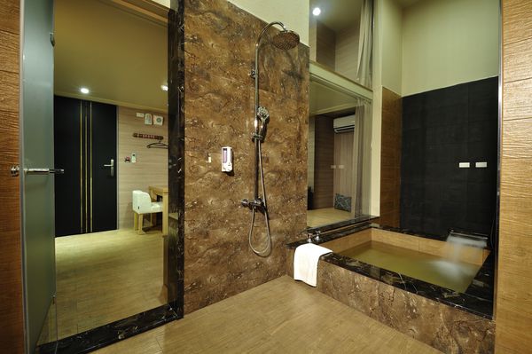 58度溫泉湯苑會館