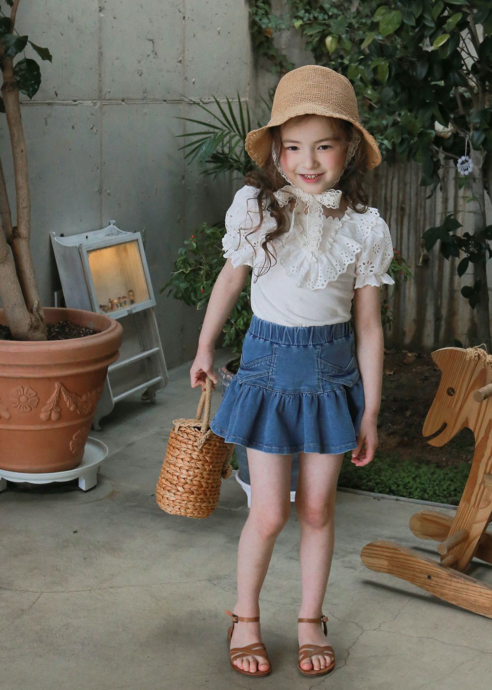 韓國 PuellaFLO - V字荷葉鏤空公主袖上衣-象牙白