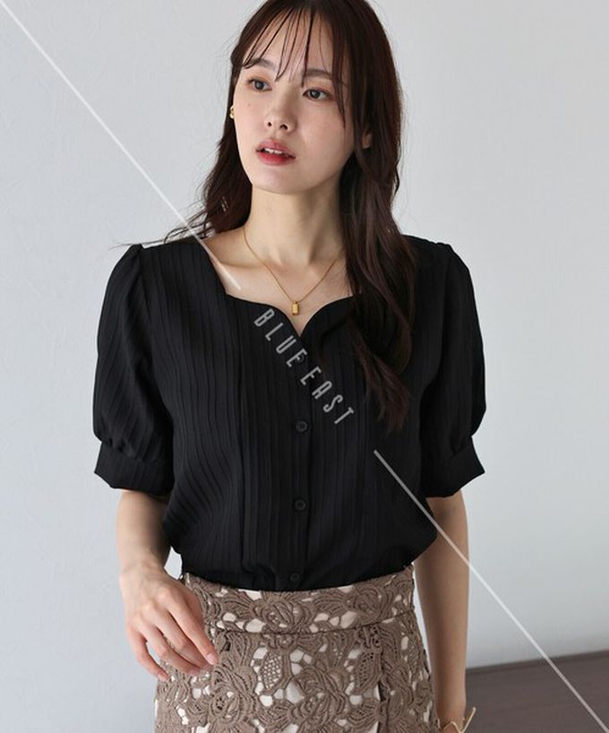 日本 BLUE EAST - 韓國製 心型領細緻泡泡短袖襯衫-白