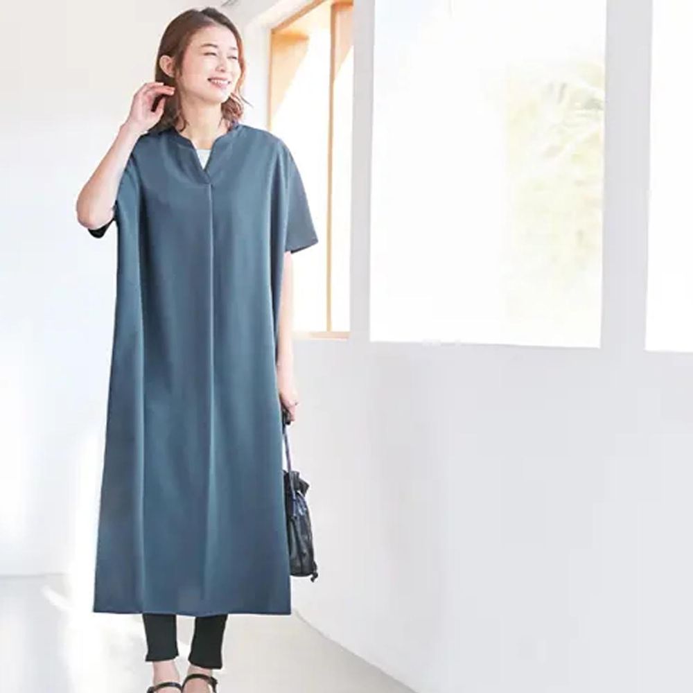 日本 BELLUNA - 防曬涼感 舒適小V領休閒短袖洋裝-深灰藍