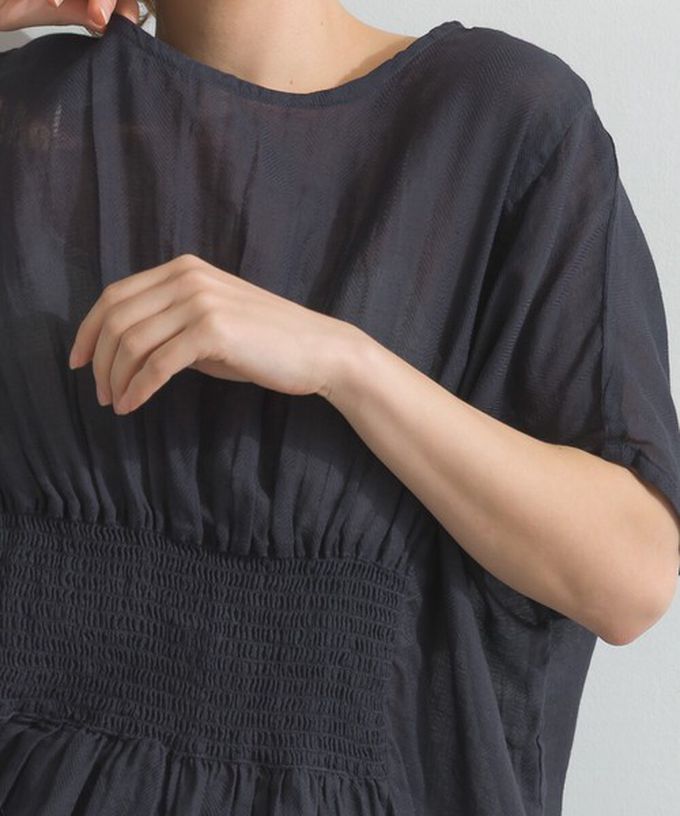 日本 Lupilien - 印度棉 人字紋清爽飄逸瘦腰短袖上衣-黑