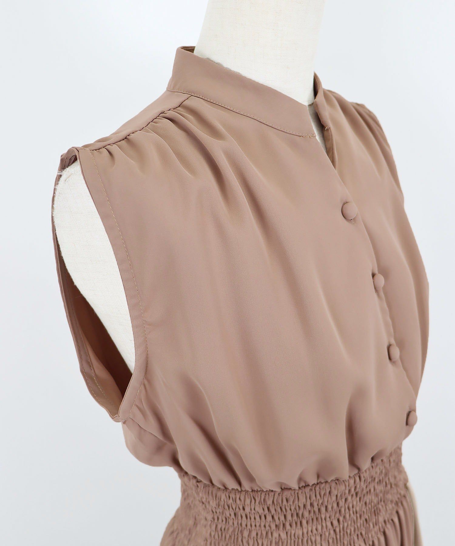 日本 BLUE EAST - 優雅小V領無袖洋裝-素色-摩卡