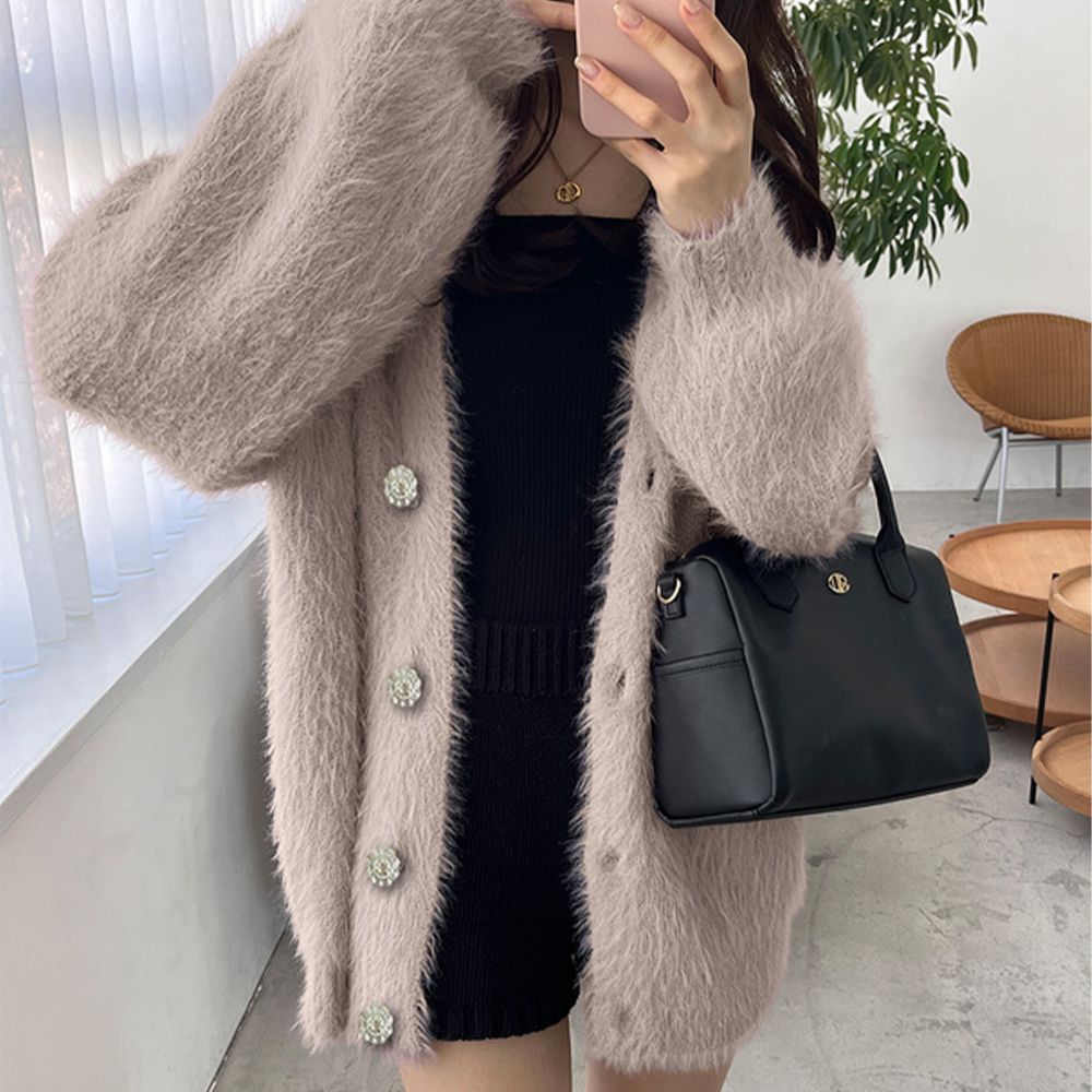 貴氣毛海感寶石鈕扣長版開襟衫-淺杏 (F)