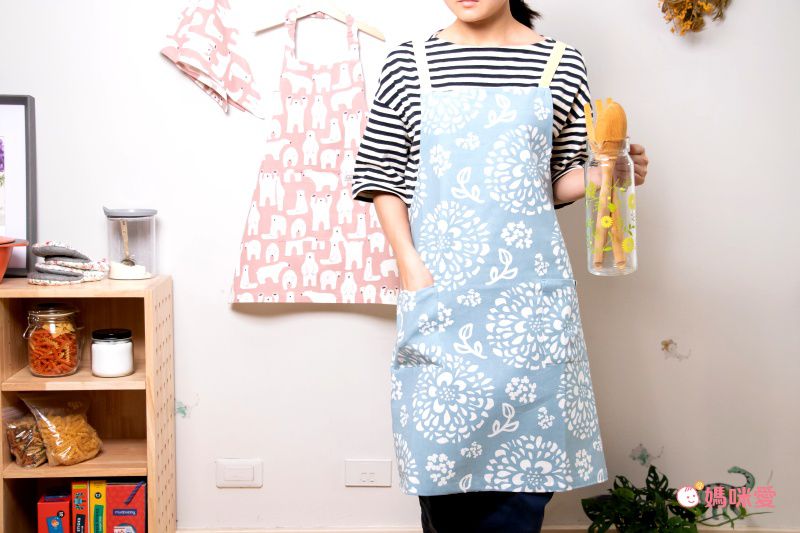 日本代購 - 印度棉大人料理圍裙(雙口袋)-狗狗散步-灰x黃