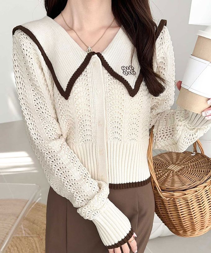 日本 Classical Elf - mily bilet 復古氣質領洞洞針織上衣-黑