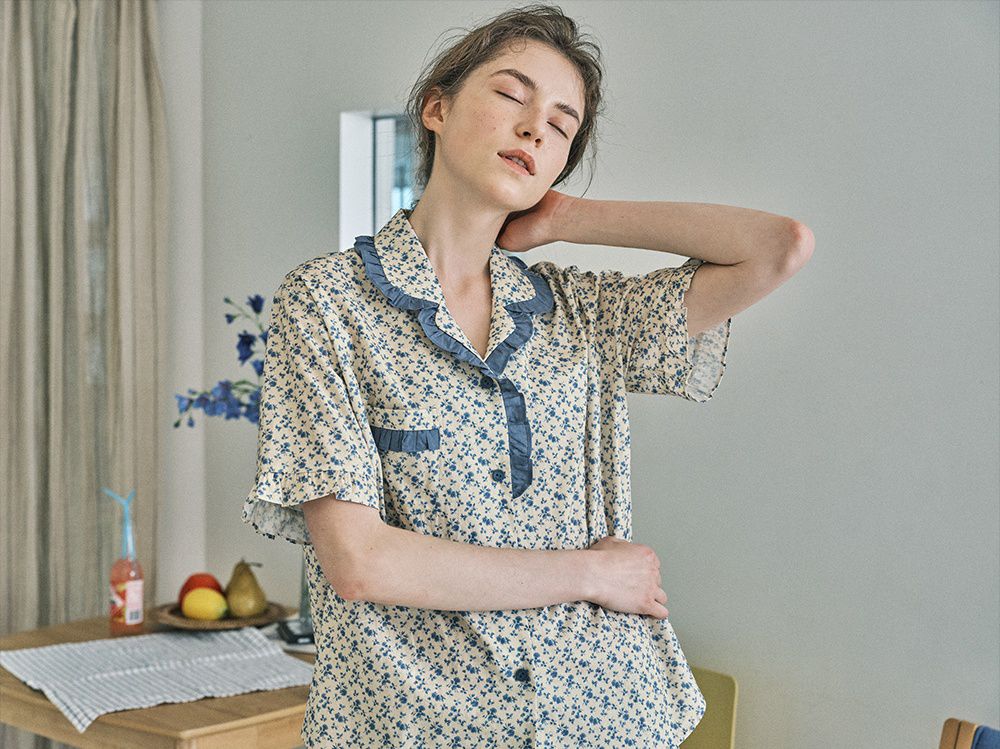 韓國 ULLALA - 玫瑰印花短袖睡衣(兩件式)-藍玫瑰 (FREE)