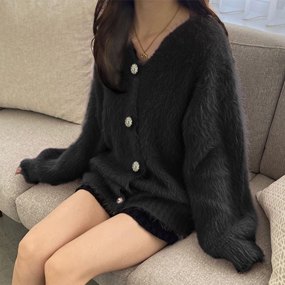 貴氣毛海感寶石鈕扣長版開襟衫-黑 (F)