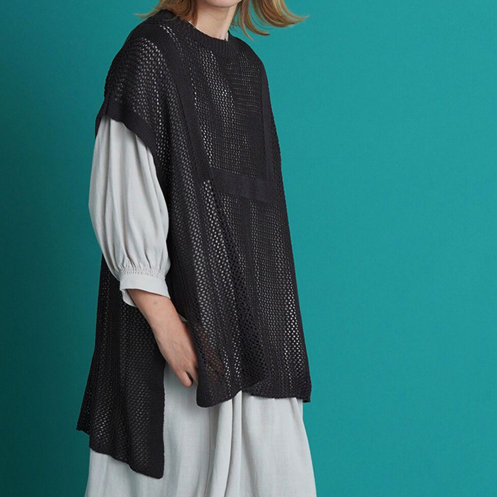 日本 Bou Jeloud - 設計感透視網狀短袖針織背心-深灰