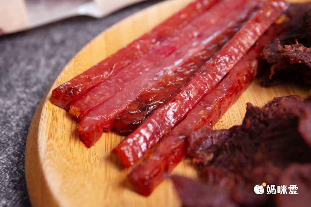 60年老店【第一牛肉】嫩肩牛肉乾 / 厚汁豬肉乾真空條