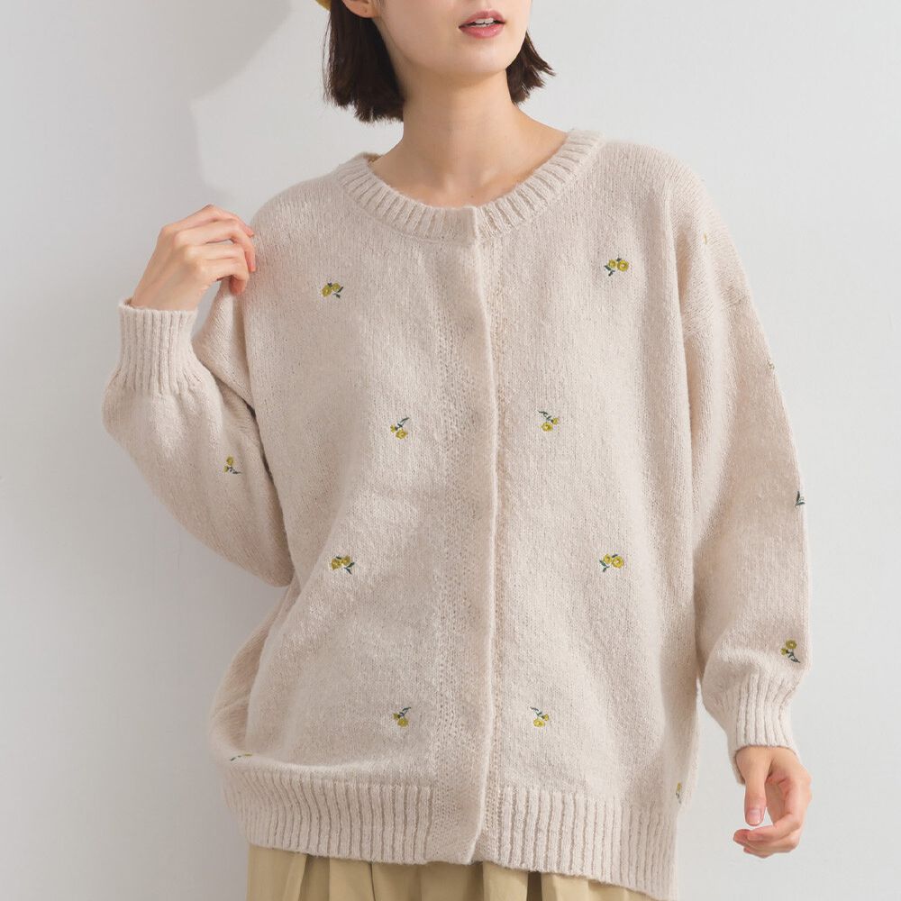 低調小花刺繡圓領開襟針織外套-象牙
