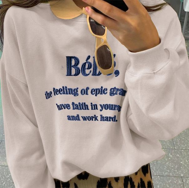 日本 GRL - 百搭圓領LOGO刺繡大學T-Bebe-灰藍 (F)