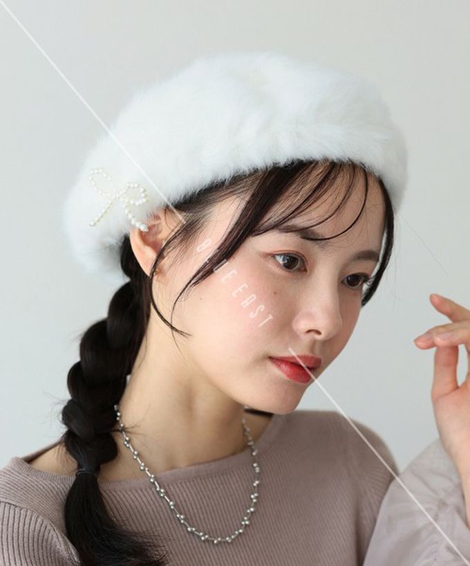 日本 BLUE EAST - 毛絨感珍珠裝飾美型貝蕾帽-黑