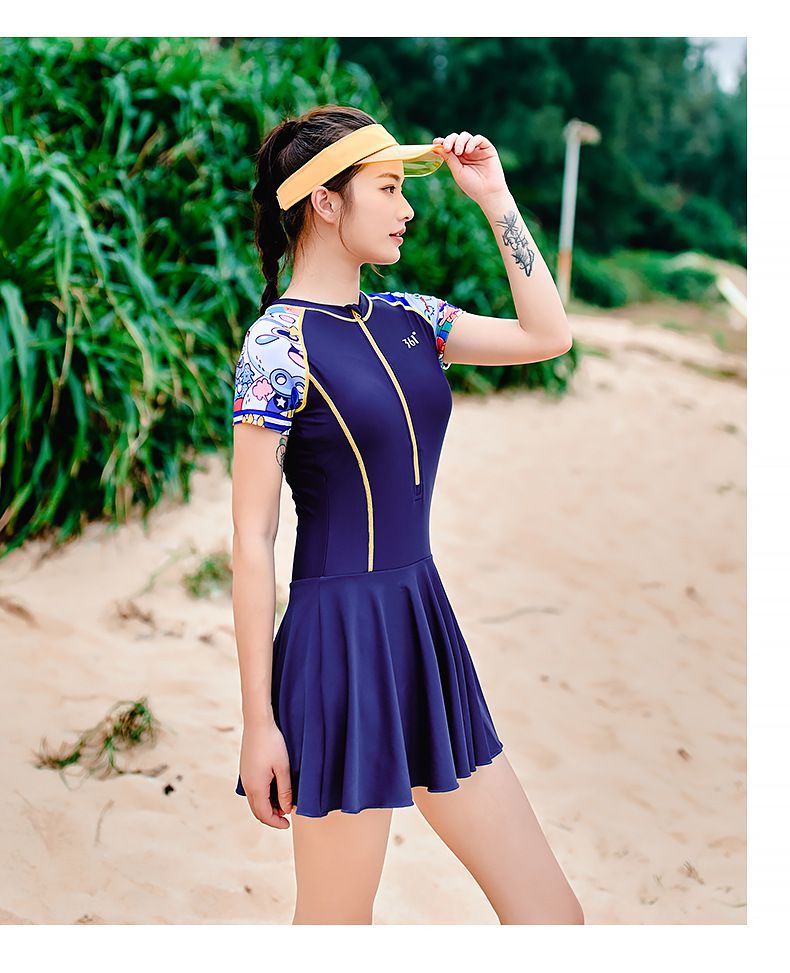 361° - 運動風短袖連身裙泳衣-熱帶樹葉-黑色