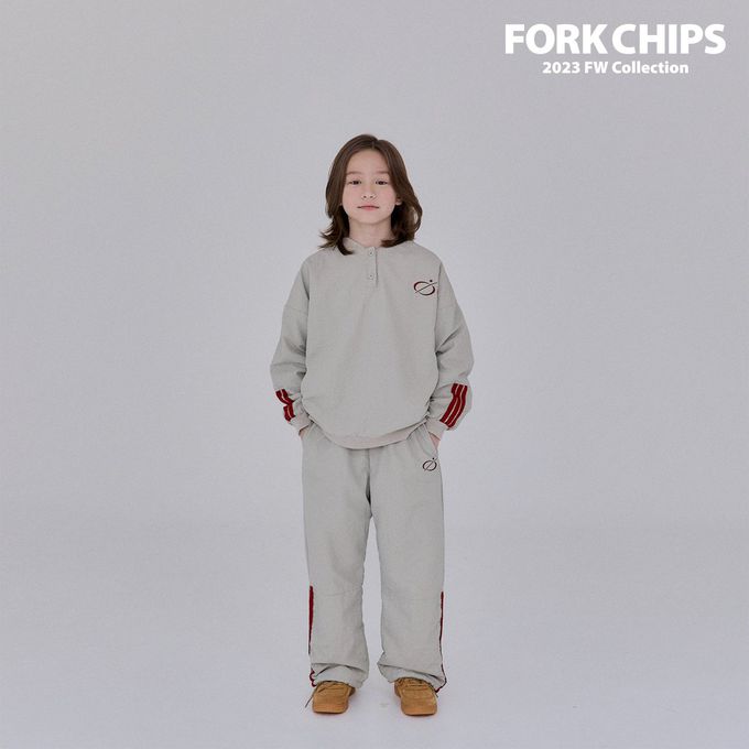 韓國 FORK CHIPS - 鬆緊腰穿越星星防風休閒長褲-灰卡其